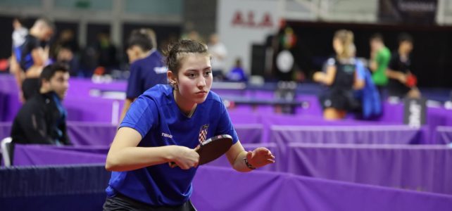 Ana Znika nastupila na Tornueo do centenario  u Portu